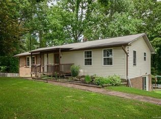 668 Oak Grove Rd, Flat Rock, NC 28731