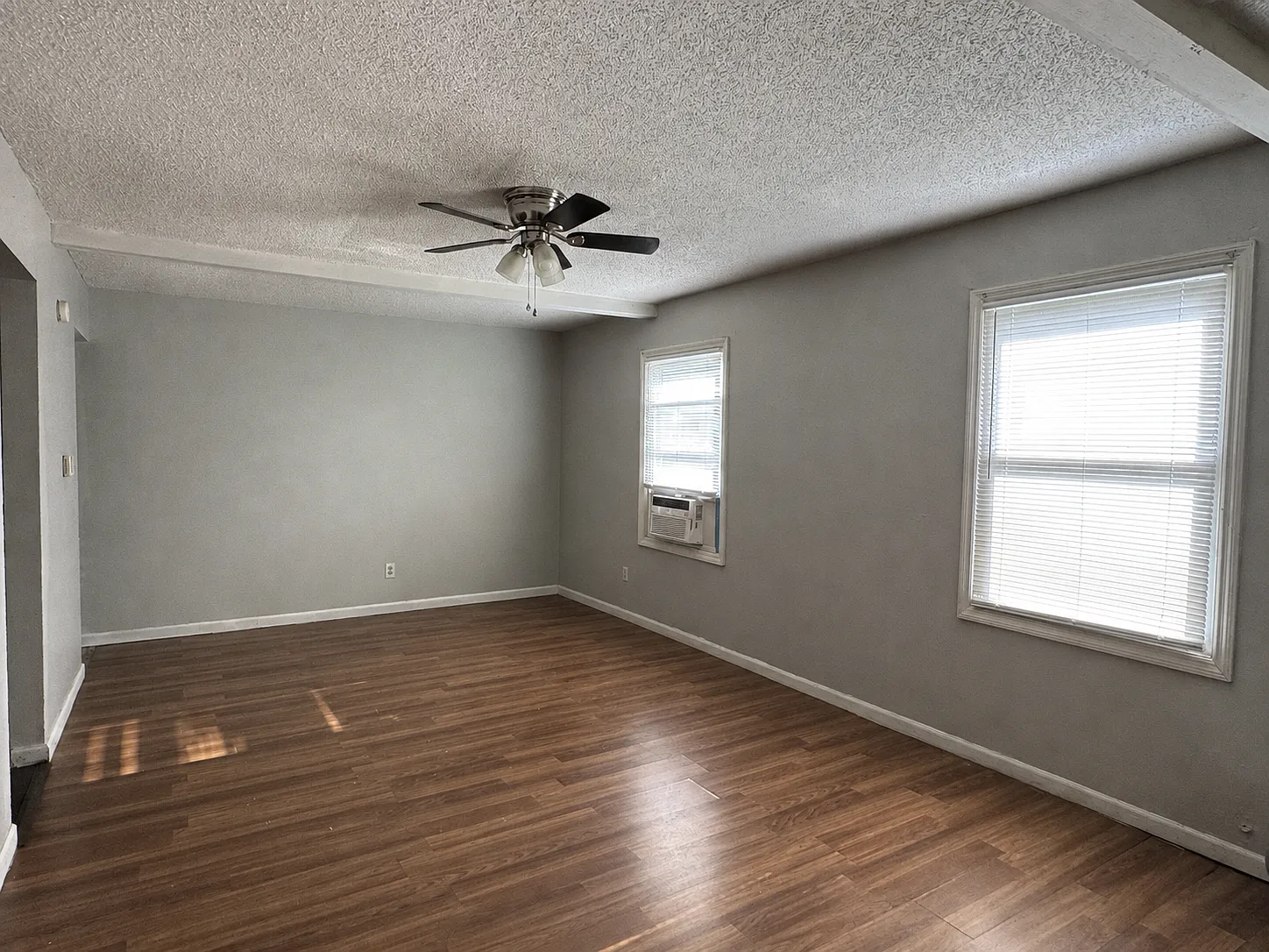 2 bed, 900 sqft, $875 — Photo 2
