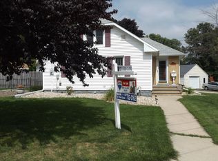 226 Elm St, Combined Locks, WI 54113