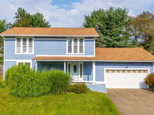 604 Pine Valley Dr, Steubenville, OH 43953