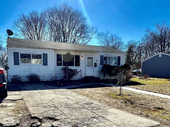 20 20th Avenue, Bay Shore, NY 11706