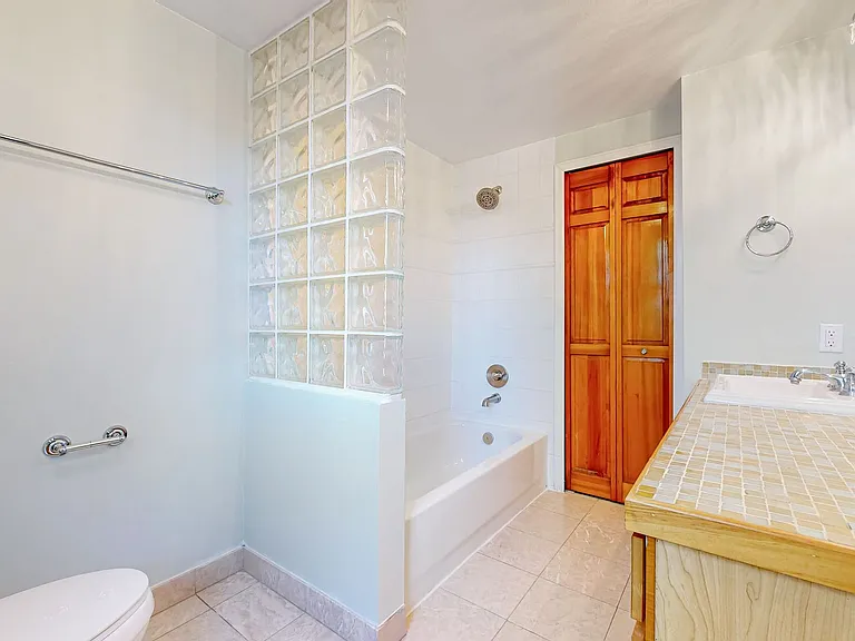 1301 W Dakota Ave #4 — Photo 17