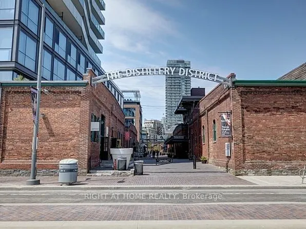 70 Distillery Ln Unit 805, Toronto, ON M5A 0E3