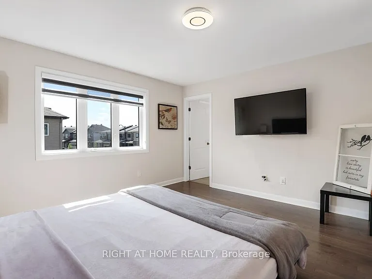 900 Serrano St — Photo 25