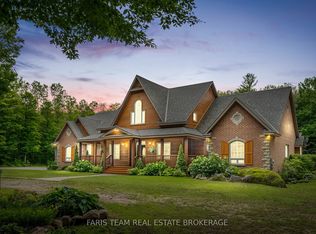 697 Lafontaine Rd E, Tiny, ON L9M 0S5