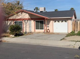 302 Sunset Ln, Taft, CA 93268