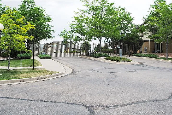 3880 Riviera Grv #104 — Photo 11