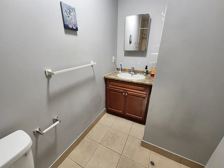315 Nelson St #206 — Photo 11