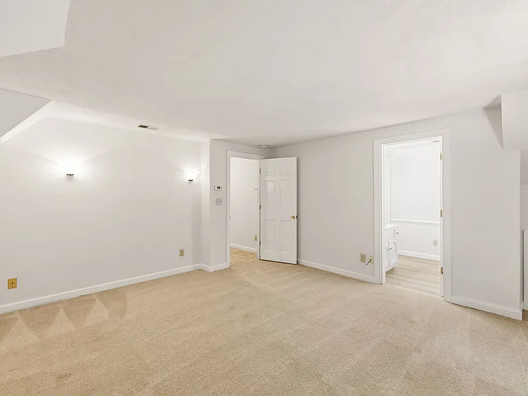 512 Bonsack Ct — Photo 31