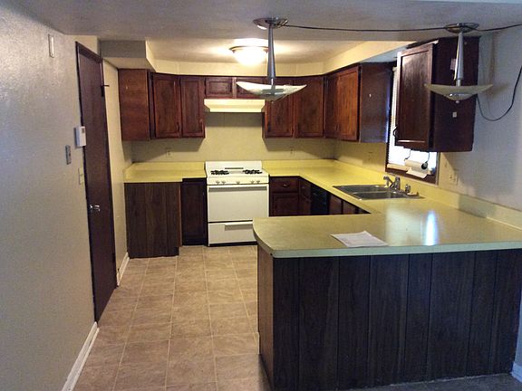 2nd image of 1205 Foster Ave