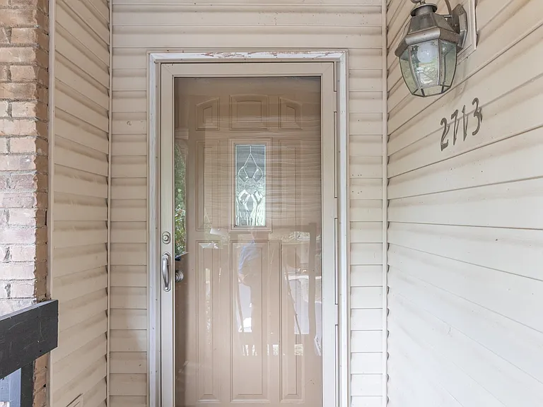 2713 Kennedy Ct — Photo 6