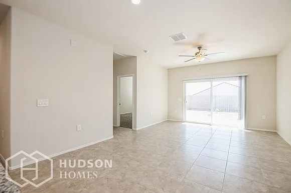 24375 W Wood St — Photo 7