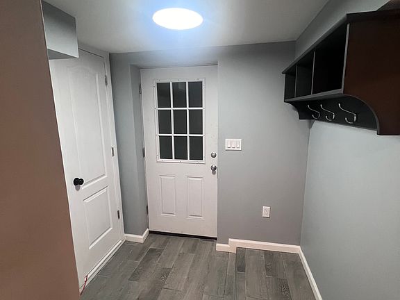 4th image of 121 Saint Charles St #1
