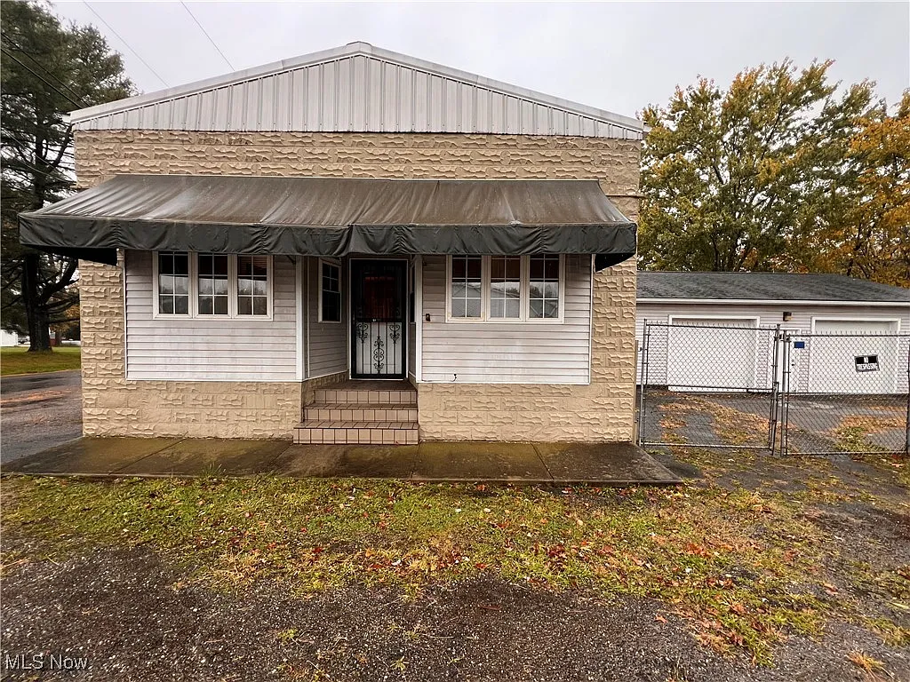 44993 Crestview Rd photo 1