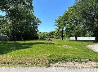 305 Bernard Dr, Belleville, IL