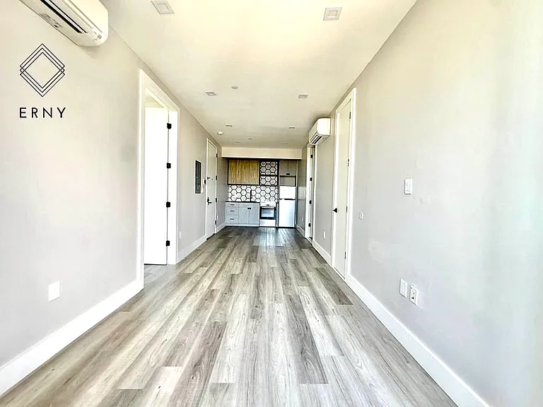 1565 New York Ave #5E — Photo 1