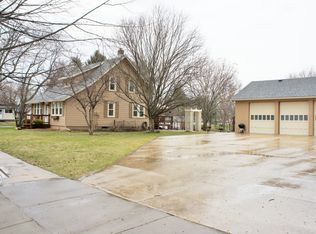 446 Charles St, Reedsburg, WI 53959