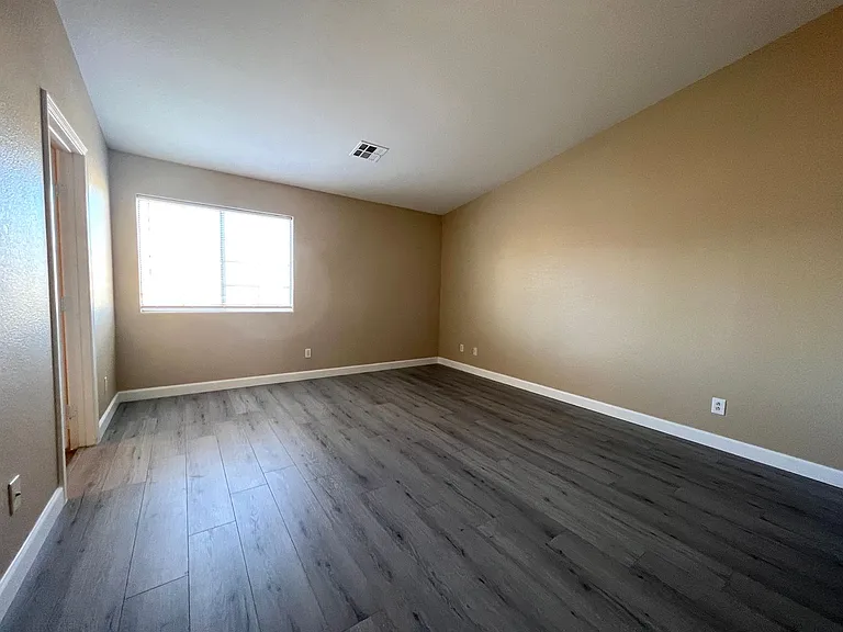 5555 Leaning Oak Ave — Photo 15