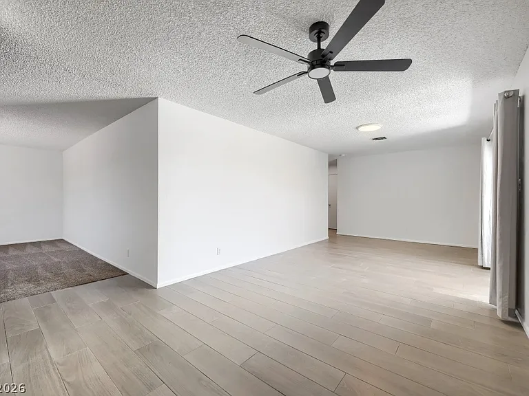 823 Center St — Photo 11