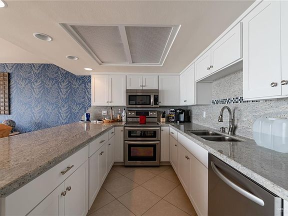 3rd image of 110 Padre Blvd #101