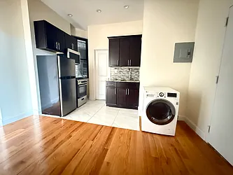 24 Rogers Avenue, #2B