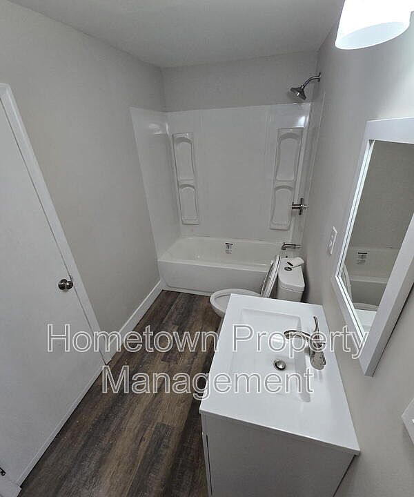 1st image of 428 W Main St