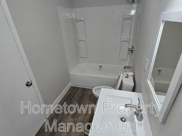 428 W Main St, Annville, PA 17003