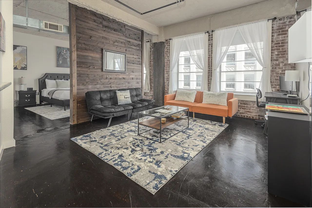1 bed, 984 sqft, $1,700 — Photo 1