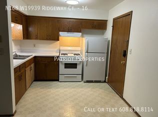 N168W19939 Ridgeway Ct APT 16, Jackson, WI 53037