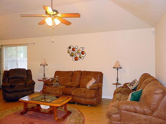 5th image of 3126 Cinnamon Glen Dr