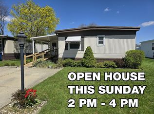 34 W Menlo Park Dr, Belleville, MI 48111