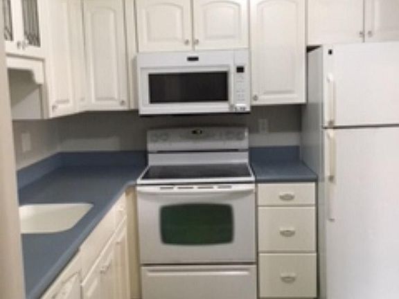 5th image of 7350 Woodview St APT 2