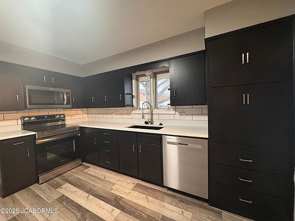 2nd image of 601 Howard St