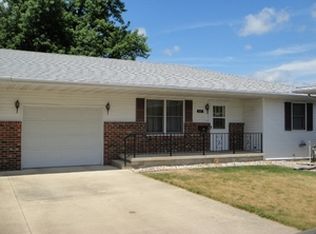 127 Yount Ave, Watseka, IL 60970