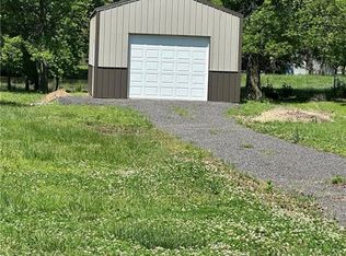 Runway Ln, Columbus, KS 66725