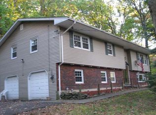 10 Stag Ct, Suffern, NY 10901