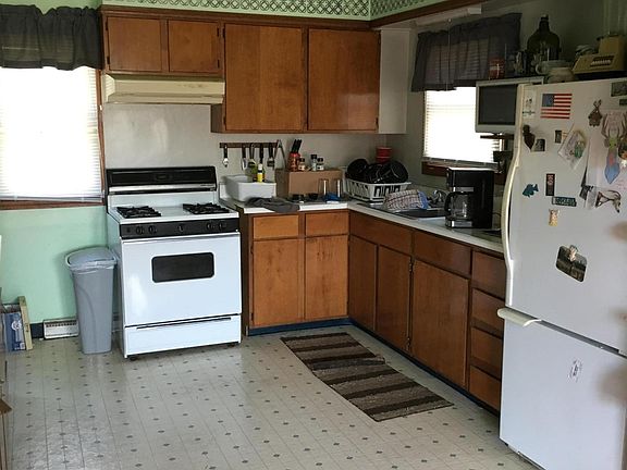 5th image of 741 Pinewood Ave