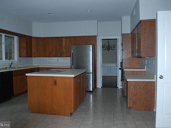 5th image of 10611 Oaklyn Dr