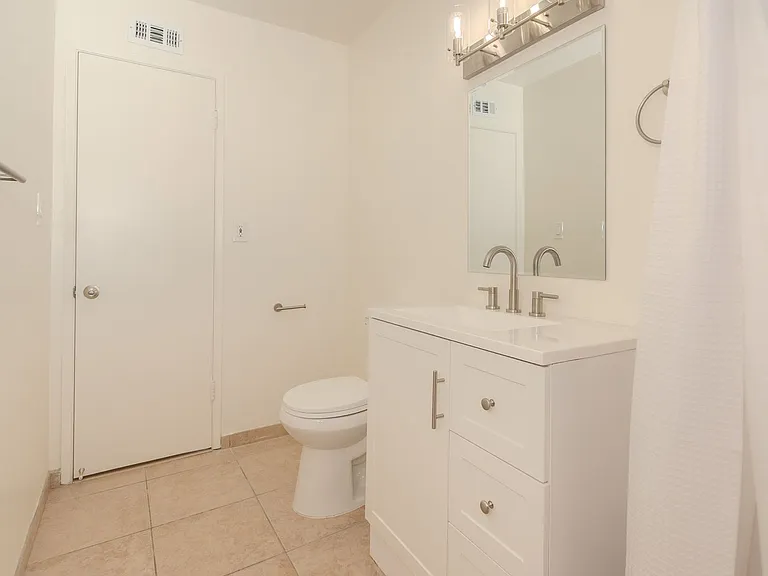 6180 Veemac Ave — Photo 20