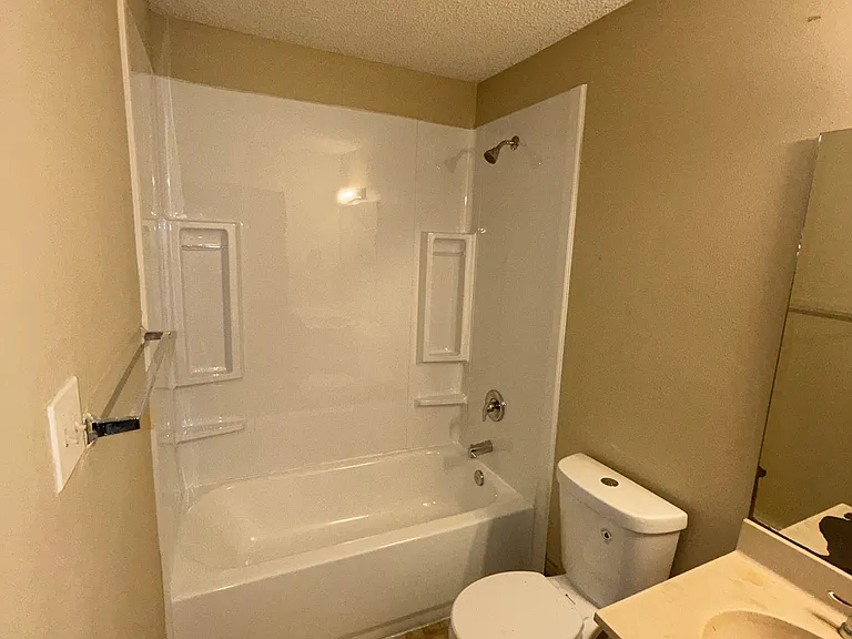 5118 Middlecoff Rd #D — Photo 3