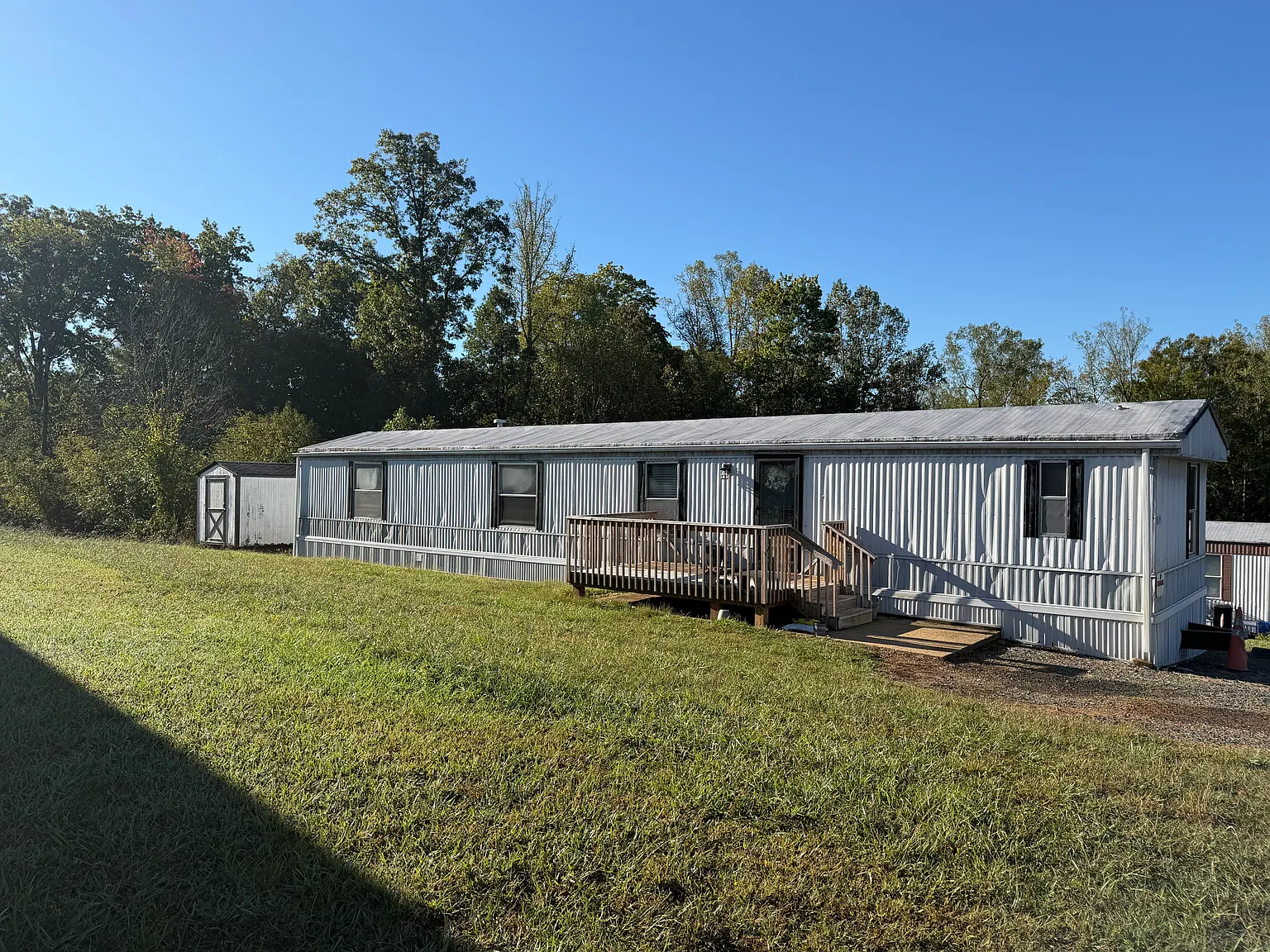 3 bed, 1000 sqft, $1,100 — Photo 1