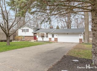 2253 Timberwood Dr SE, Kentwood, MI 49508