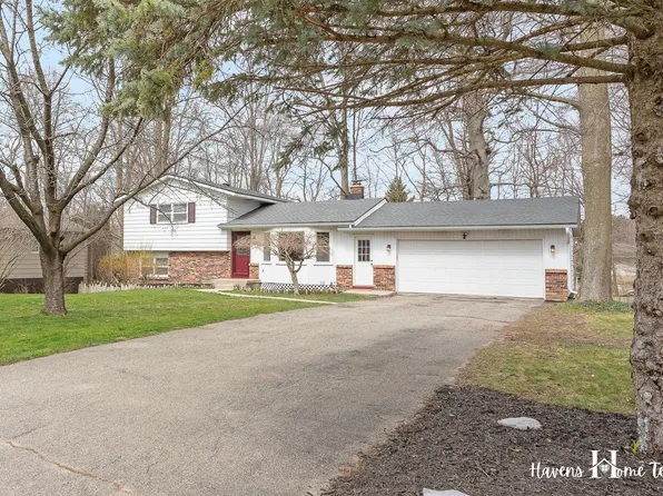 2253 Timberwood Dr SE, Kentwood, MI 49508