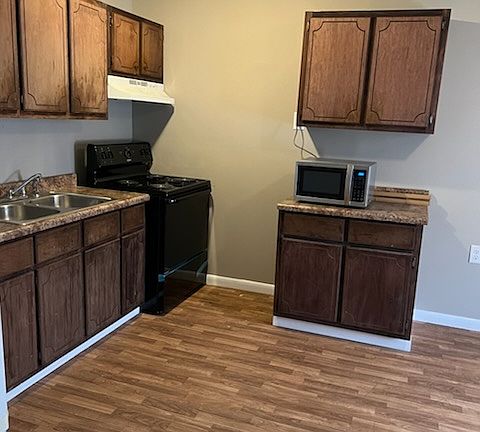 2nd image of 3 Woods Dr #101