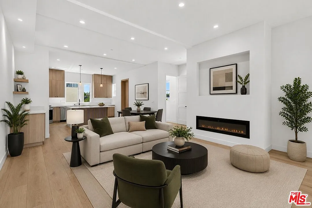 4 bed, 4.5 bath, 2000 sqft, $5,362 — Photo 1