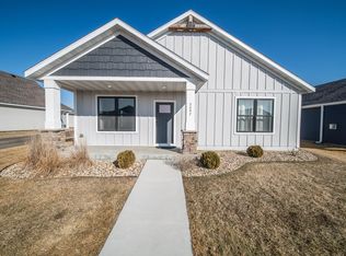 5247 Harvest Lake Dr NW, Rochester, MN 55901