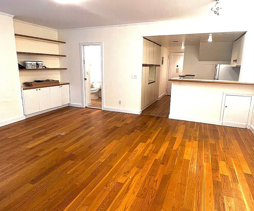 1st image of 317 W 107th St
