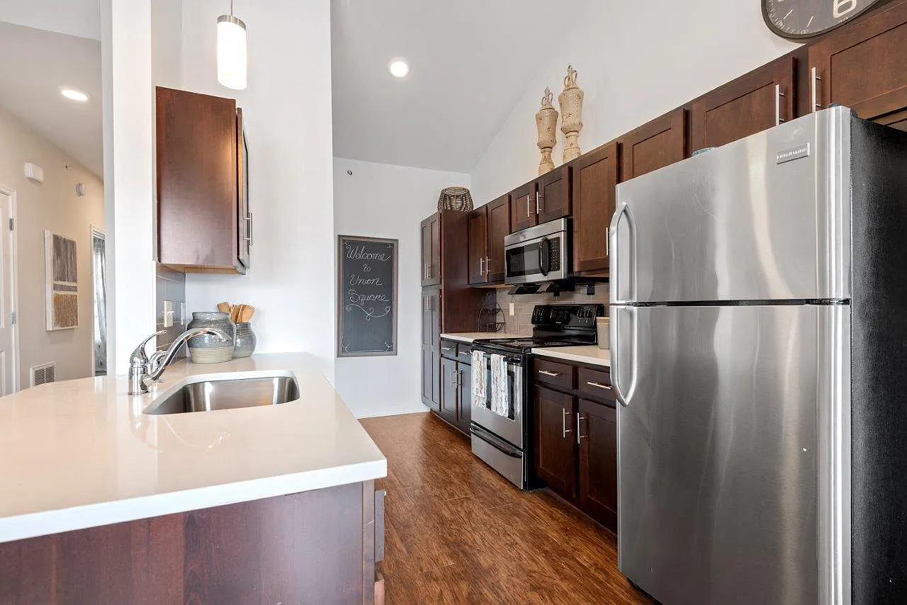 Union Square Apartment Homes — Photo 2