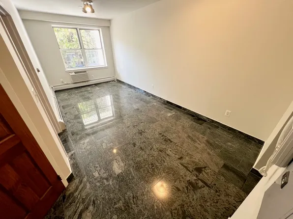 36-09 28th Avenue image 14 of 30