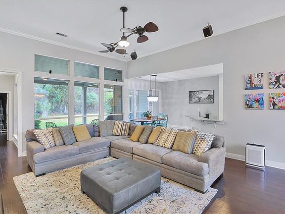 3rd image of 1090 Rue Chinon